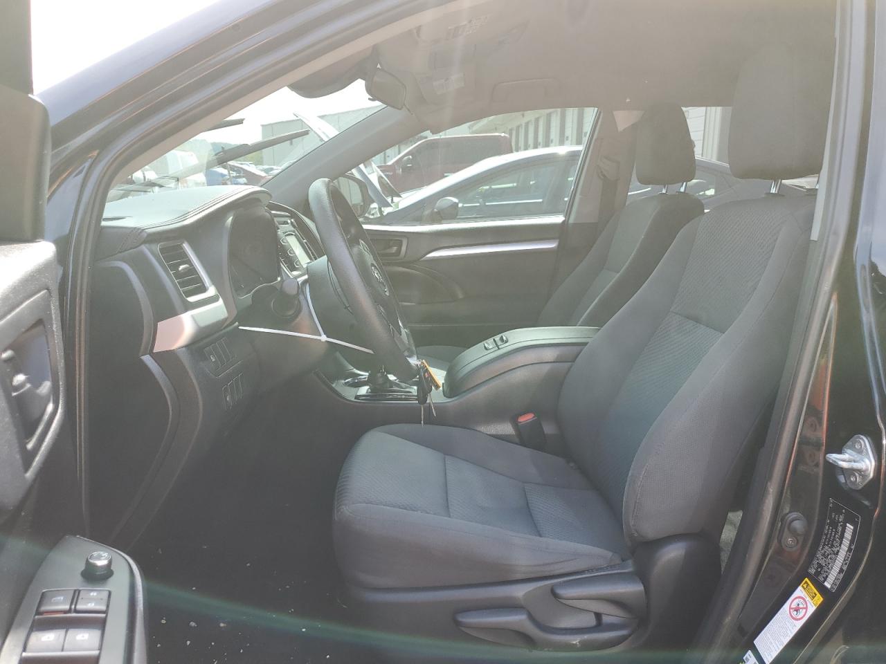 2019 Toyota Highlander Le VIN: 5TDBZRFH5KS727344 Lot: 50845894