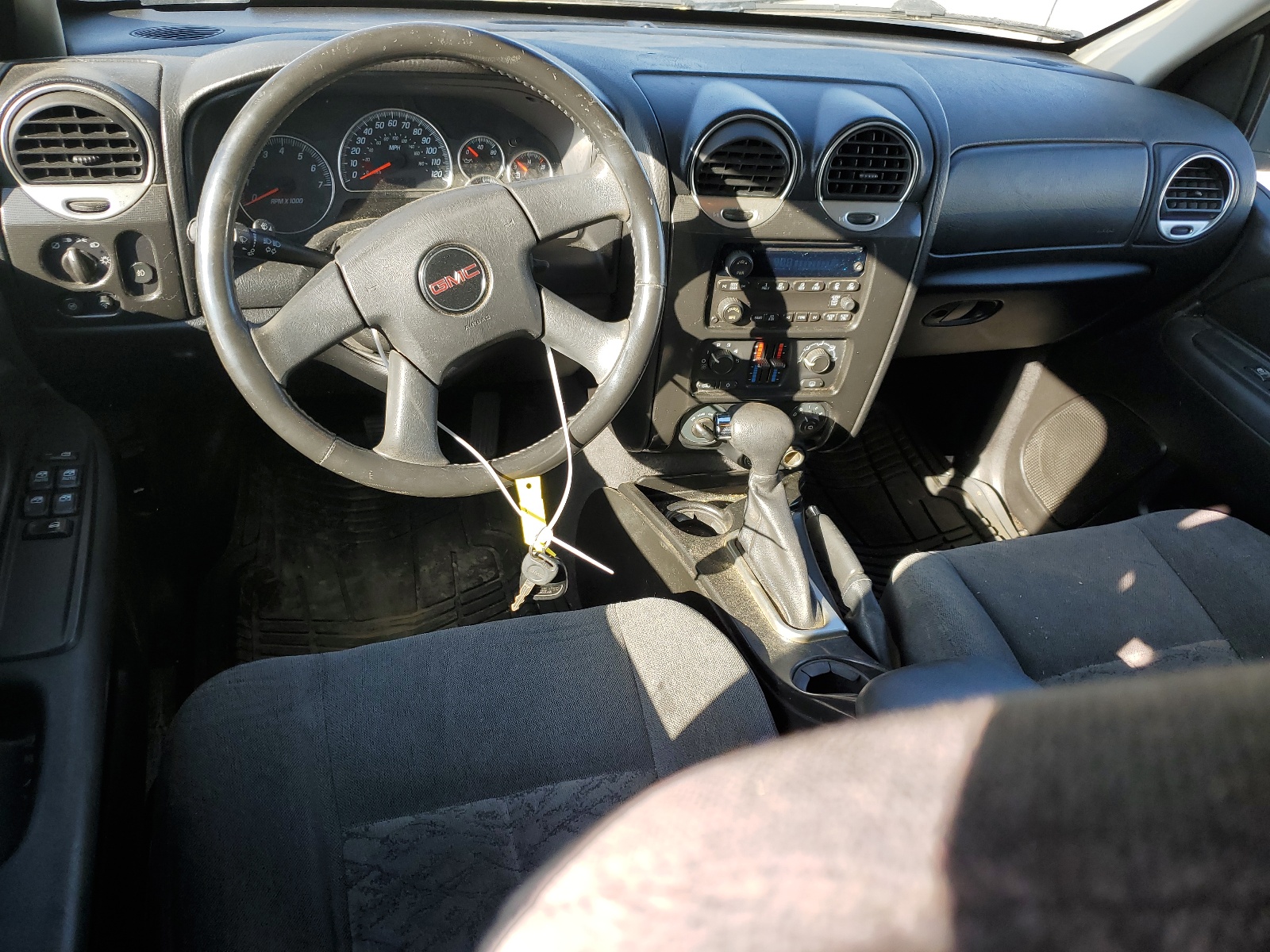 1GKDT13S952156209 2005 GMC Envoy