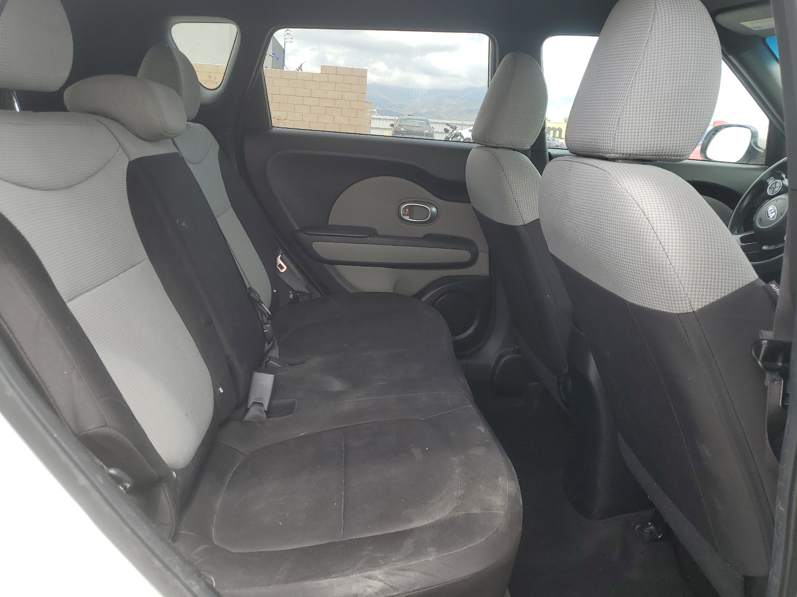 KNDJN2A21G7272141 2016 Kia Soul