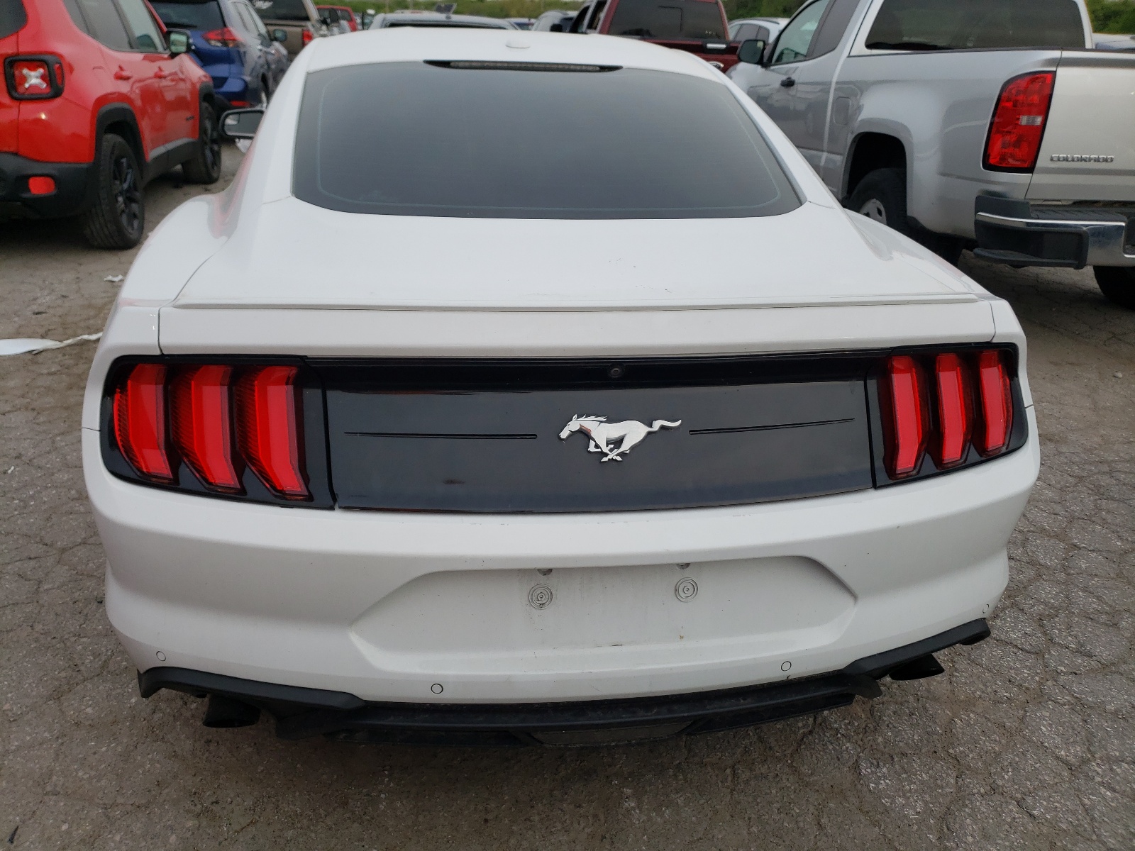 1FA6P8TH8L5132135 2020 Ford Mustang