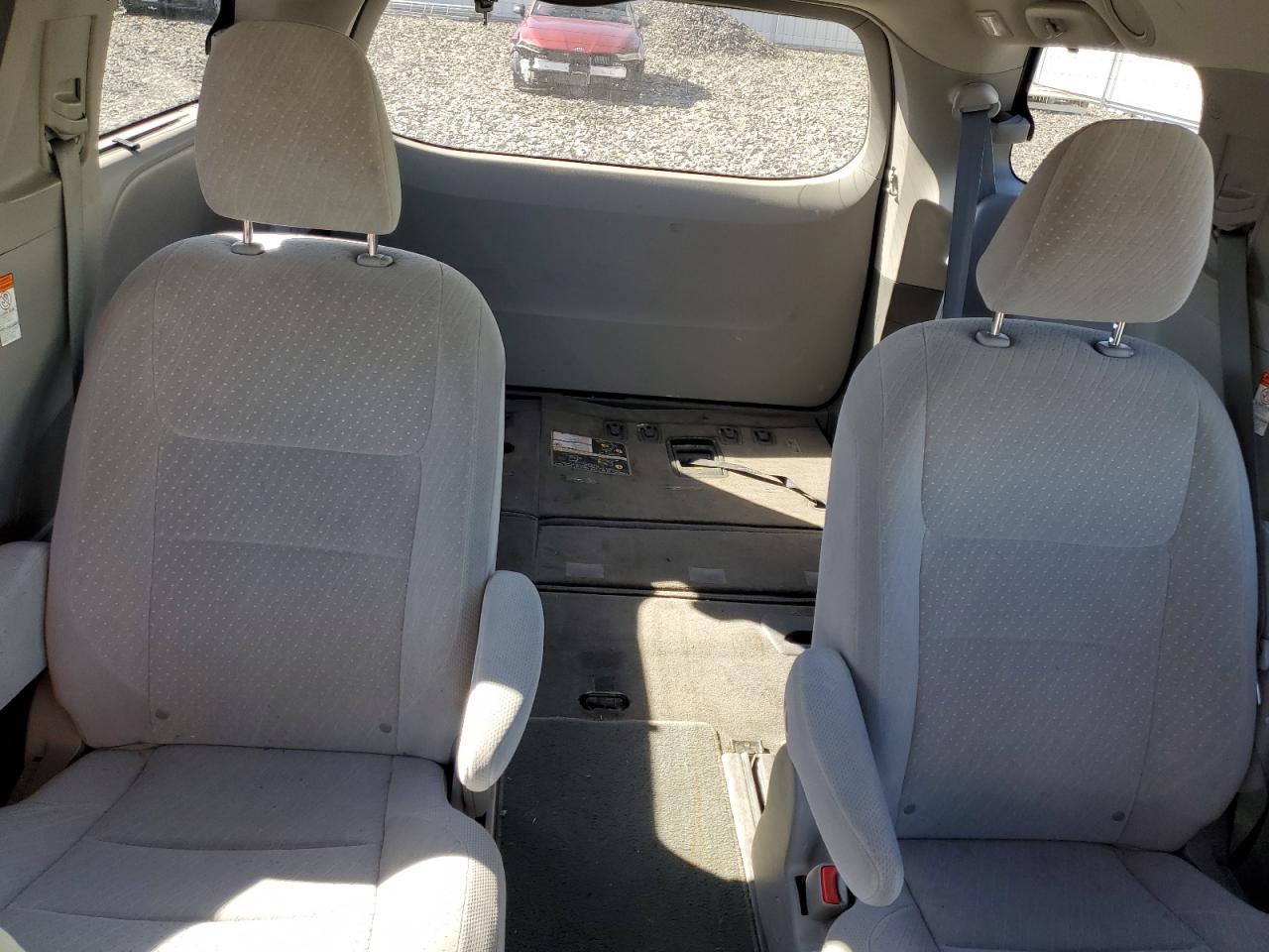 2018 Toyota Sienna Le VIN: 5TDJZ3DC1JS201260 Lot: 59564655