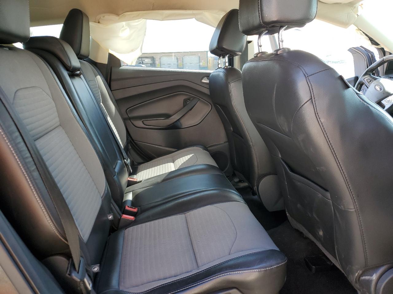 1FMCU0GD5HUC44687 FORD ESCAPE 2017
