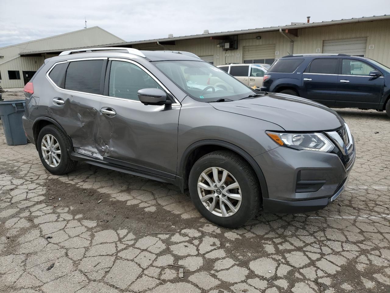 KNMAT2MV4HP615358 NISSAN ROGUE 2017