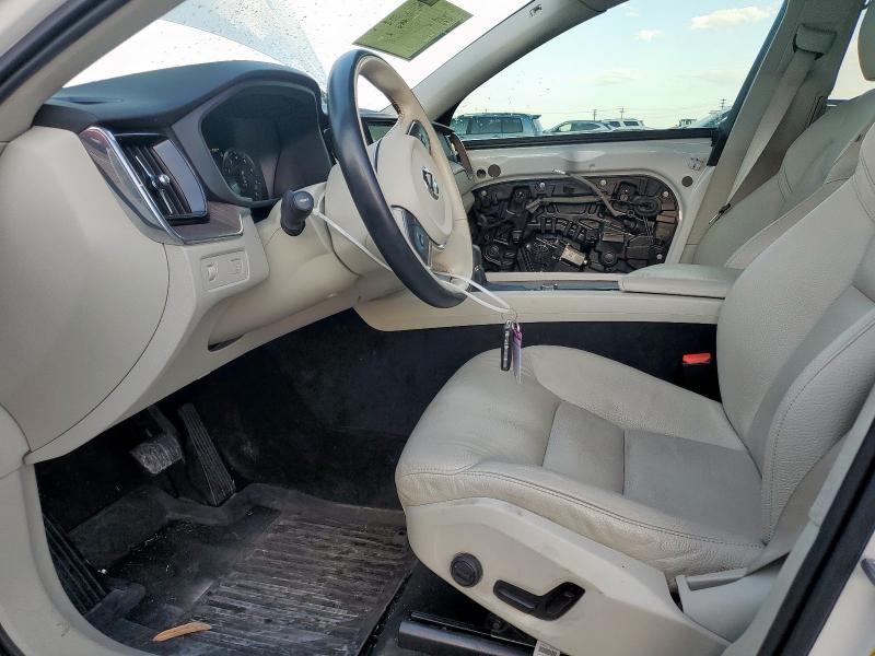  VOLVO XC60 2021 Белы