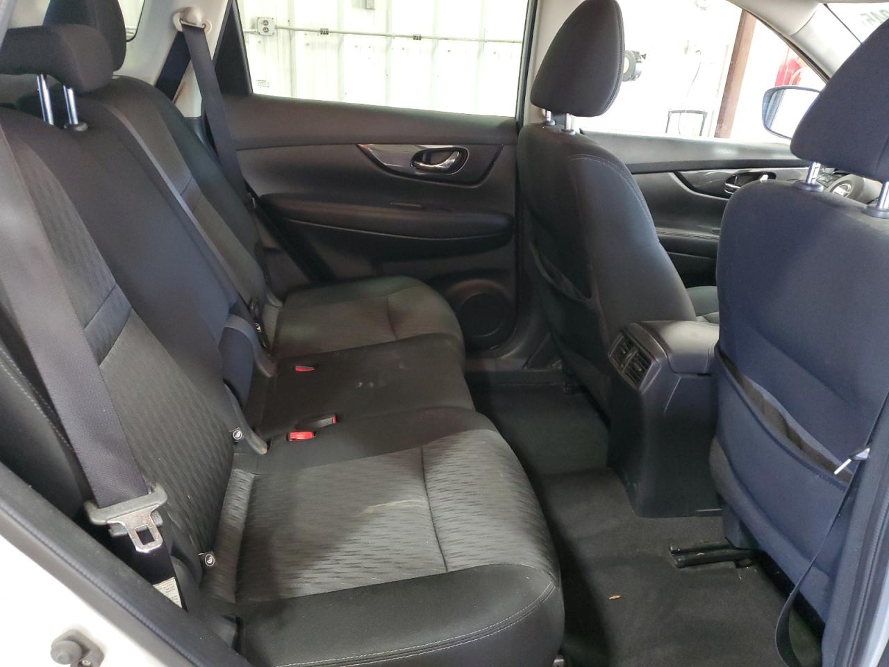 2017 Nissan Rogue S VIN: KNMAT2MV8HP508166 Lot: 52404245