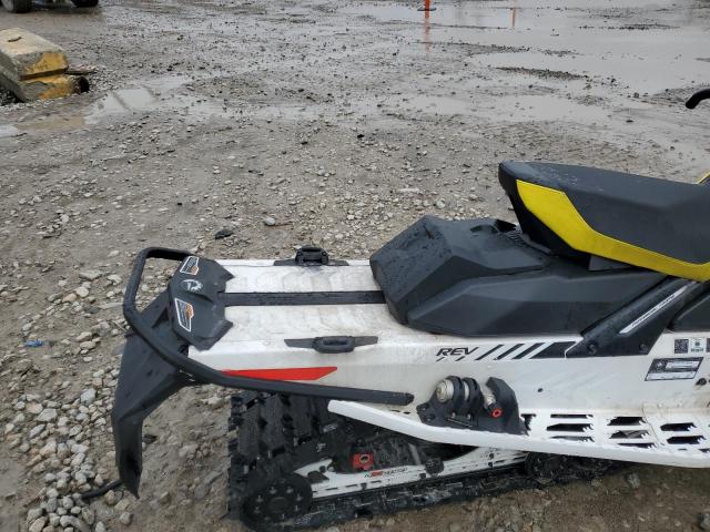 2017 SKIDOO MXZ800