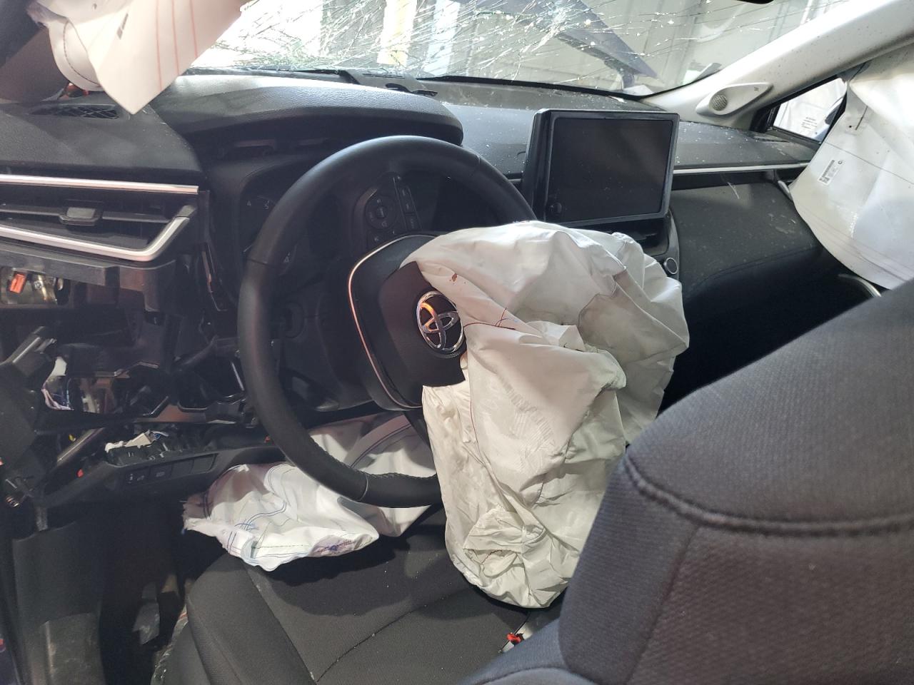 7MUBAABG1SV121857 TOYOTA COROLLA CR 2025