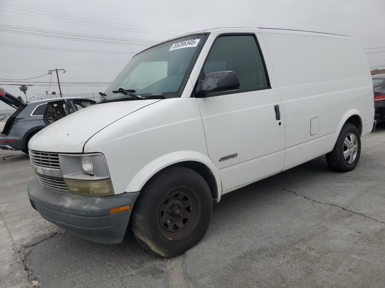 2000 Chevrolet Astro იყიდება Sun Valley-ში, CA - Minor Dent/Scratches