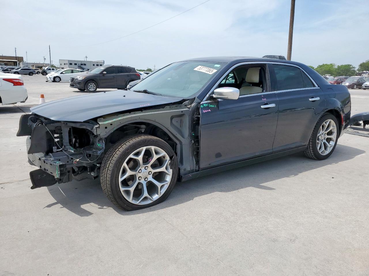 2017 Chrysler 300C Platinum for Sale in Grand Prairie, TX - Front End