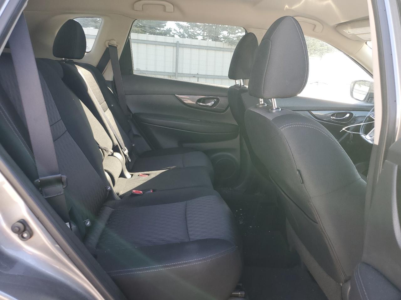 KNMAT2MV5JP523925 NISSAN ROGUE 2018