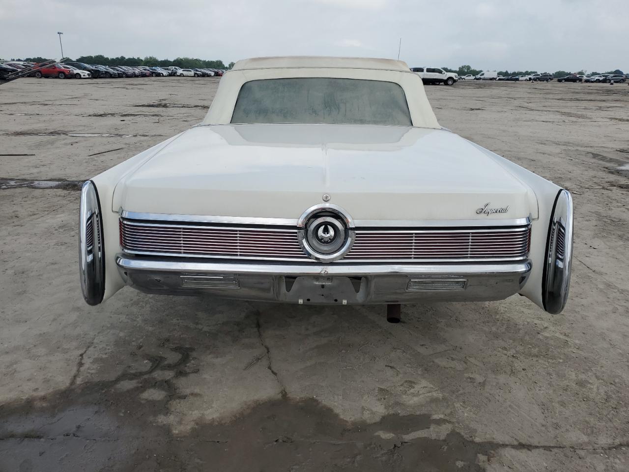 1968 Chrysler Imperial VIN: YM27K8C278818 Lot: 54795295