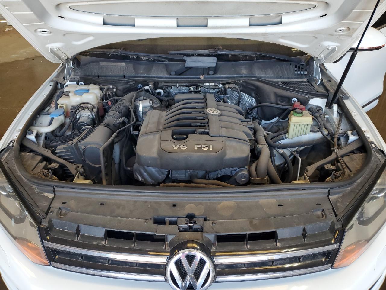 2014 Volkswagen Touareg V6 VIN: WVGEF9BP5ED004852 Lot: 52729125