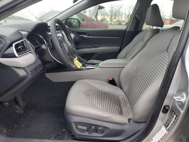  TOYOTA CAMRY 2018 Srebrny