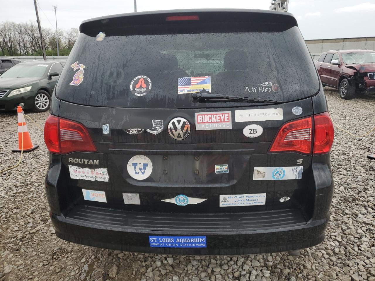 2011 Volkswagen Routan S VIN: 2V4RW4DG6BR803012 Lot: 53526115