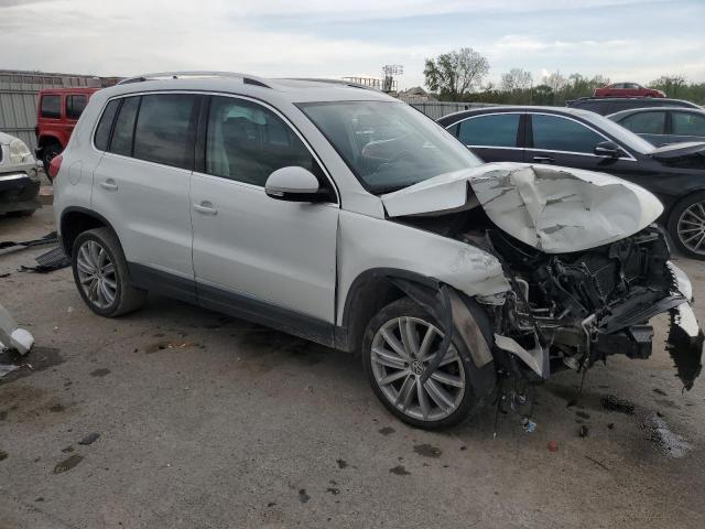 Parquets VOLKSWAGEN TIGUAN 2016 Biały