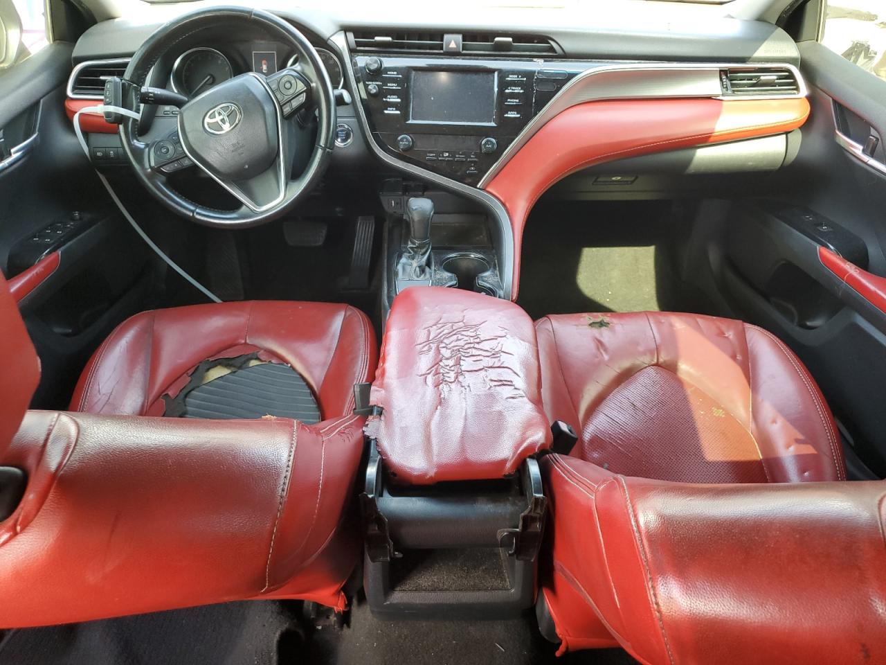 JTNB11HK1J3006564 TOYOTA CAMRY 2018