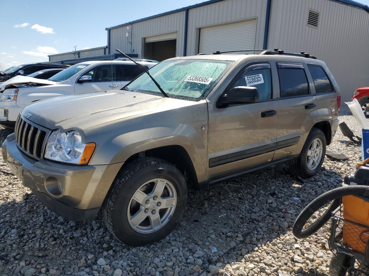 2005 Jeep Grand Cherokee Laredo de vânzare în Wayland, MI - Front End
