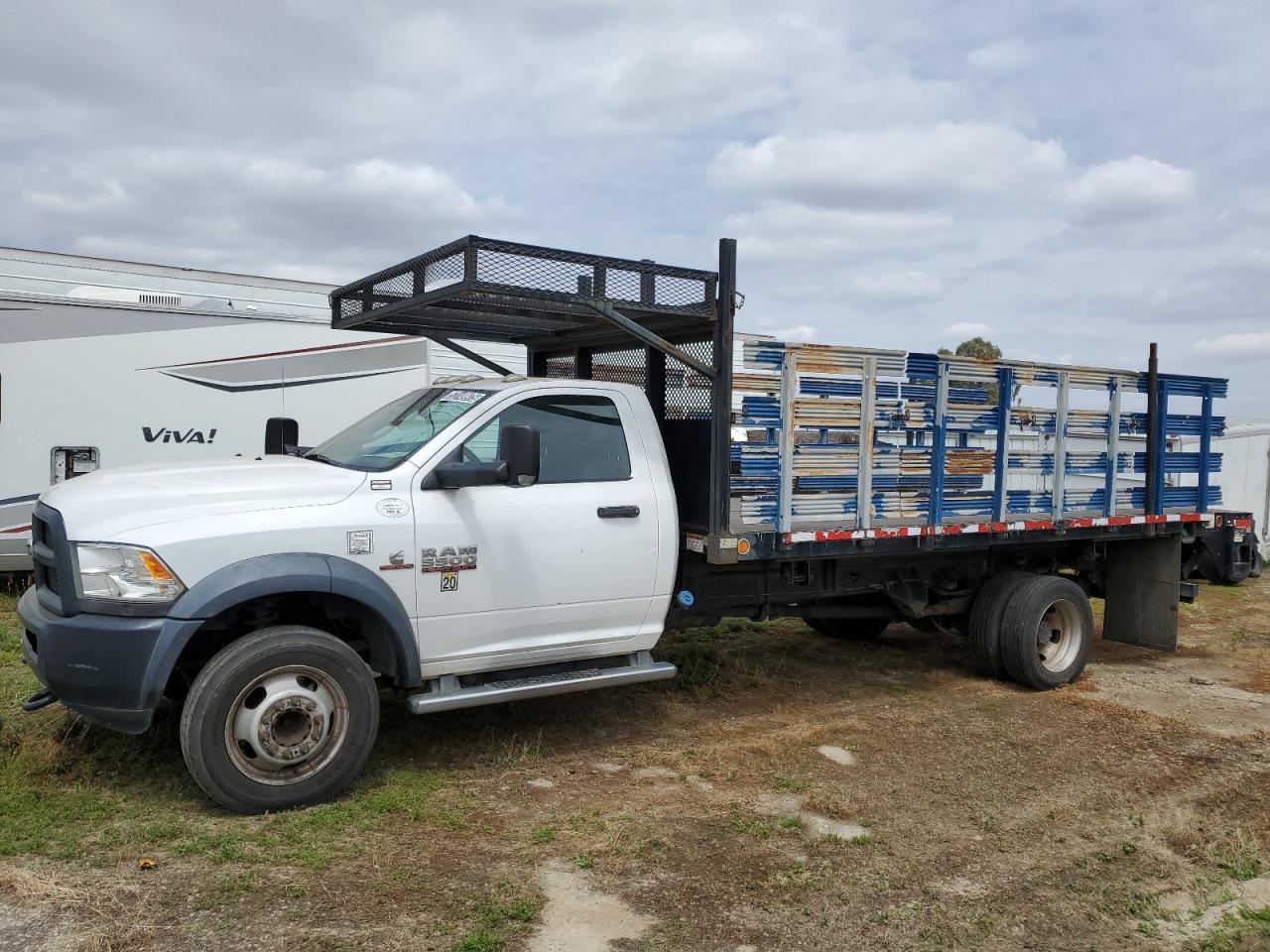 2015 Ram 5500 продається в Fresno, CA - Minor Dent/Scratches