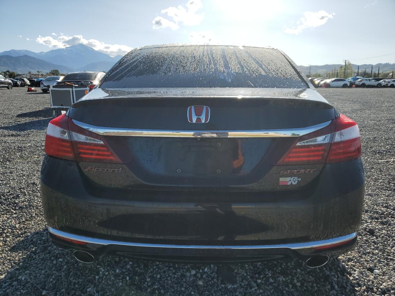 1HGCR2E50HA045921 HONDA ACCORD 2017