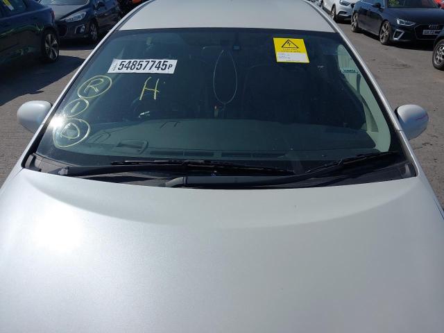 2011 TOYOTA PRIUS T4 V