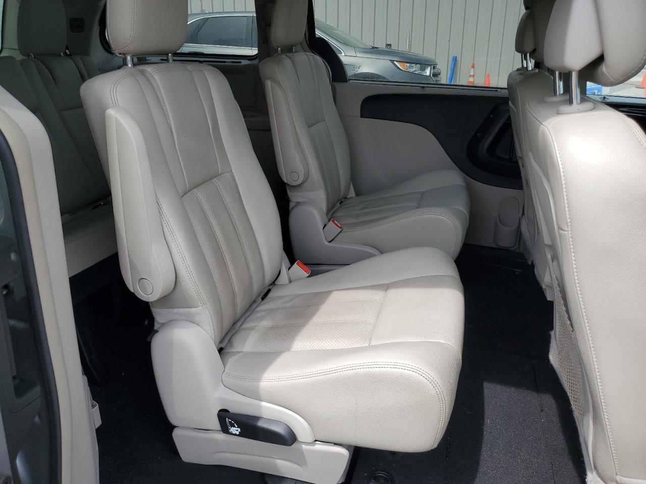 2014 Chrysler Town & Country Touring L VIN: 2C4RC1CG9ER453530 Lot: 53782865