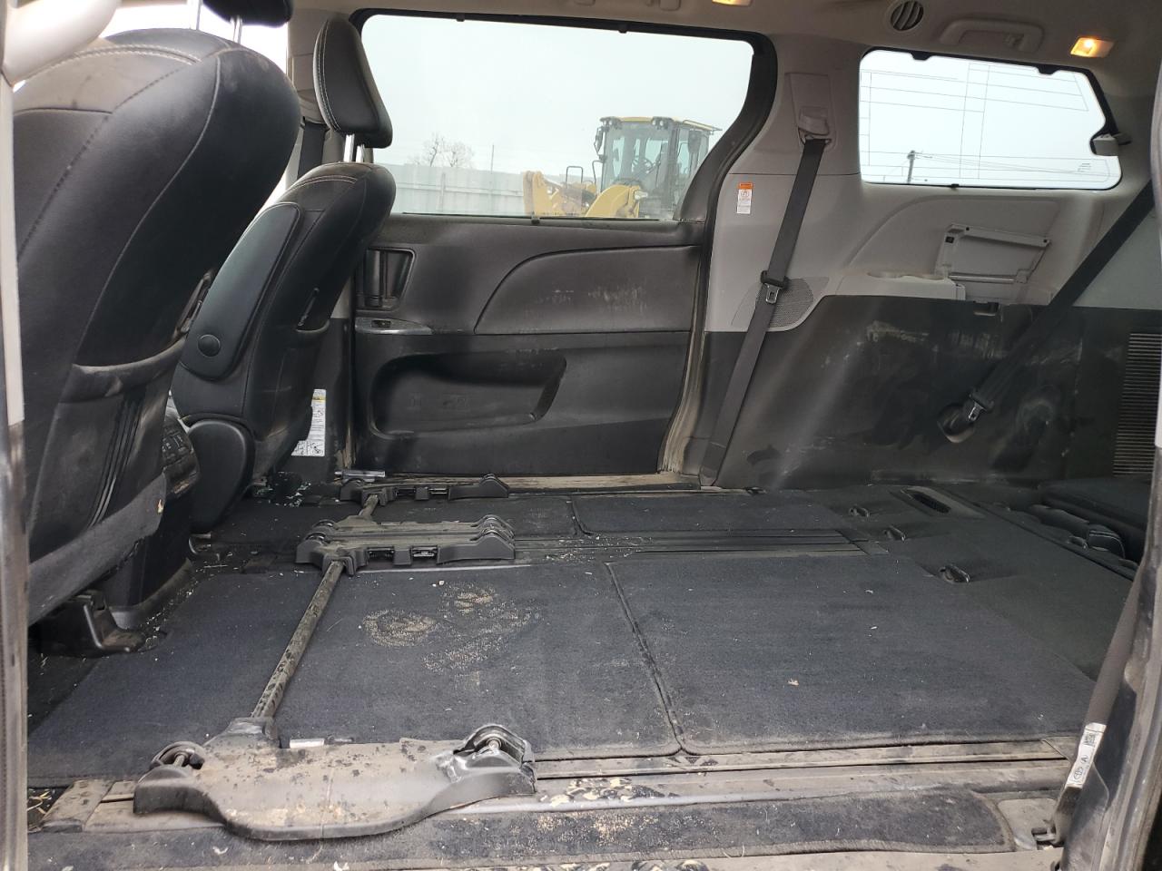 5TDXZ3DC8JS927529 TOYOTA SIENNA 2018