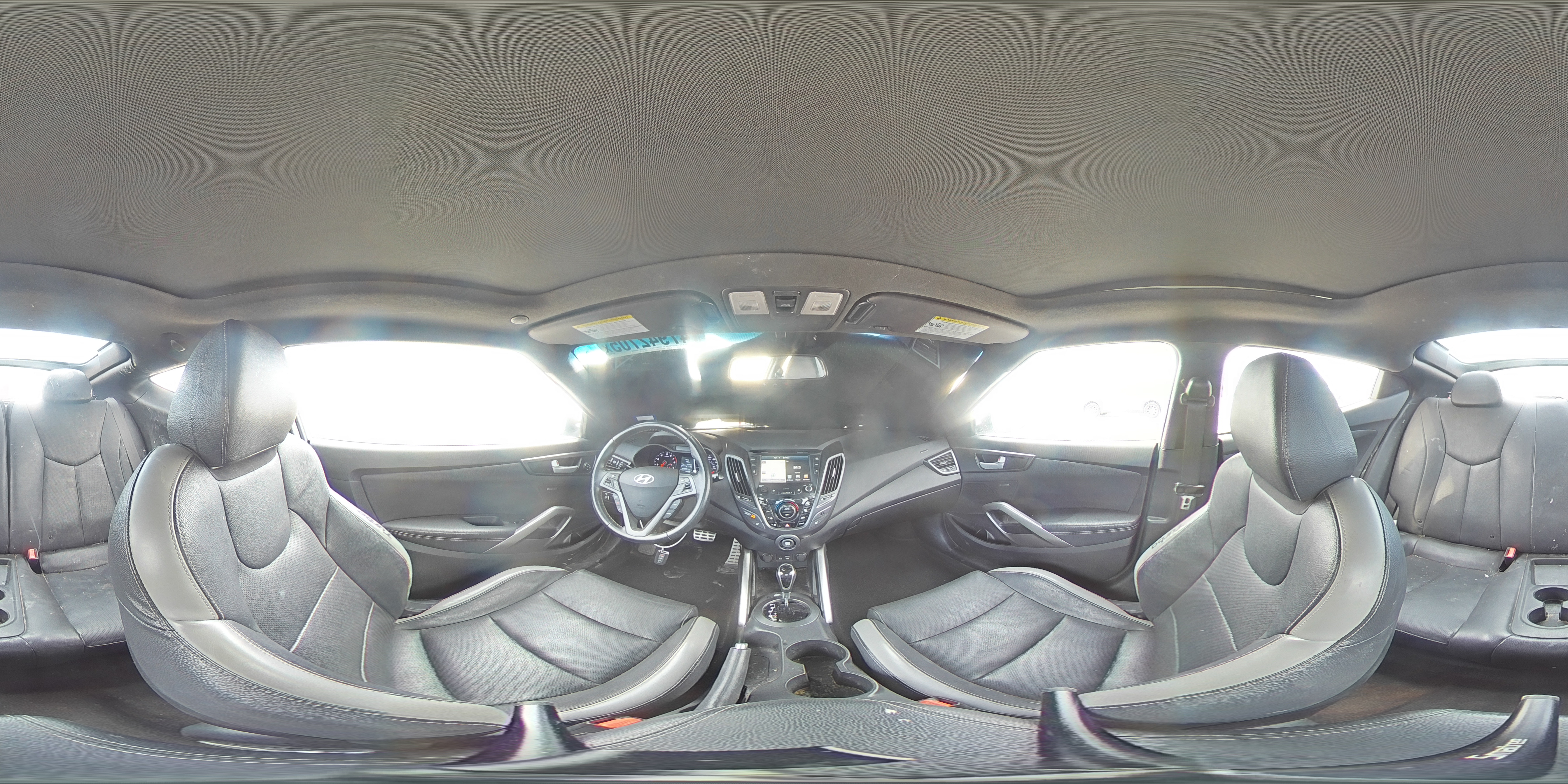 2016 Hyundai Veloster - Image 13