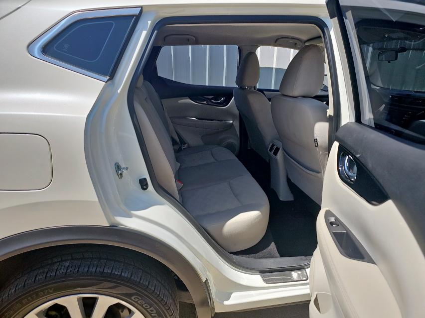  NISSAN ROGUE 2018 Biały