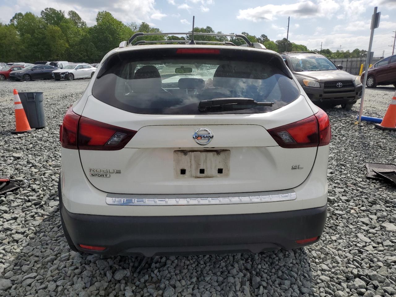 JN1BJ1CP2JW101255 NISSAN ROGUE 2018