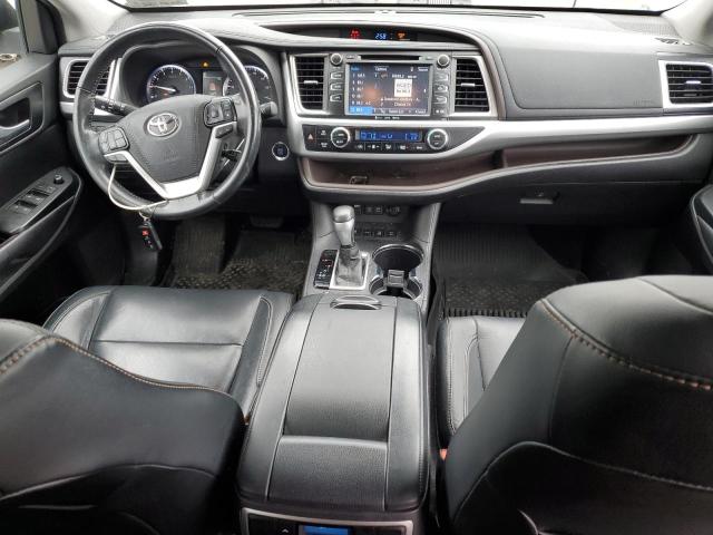  TOYOTA HIGHLANDER 2017 Сріблястий
