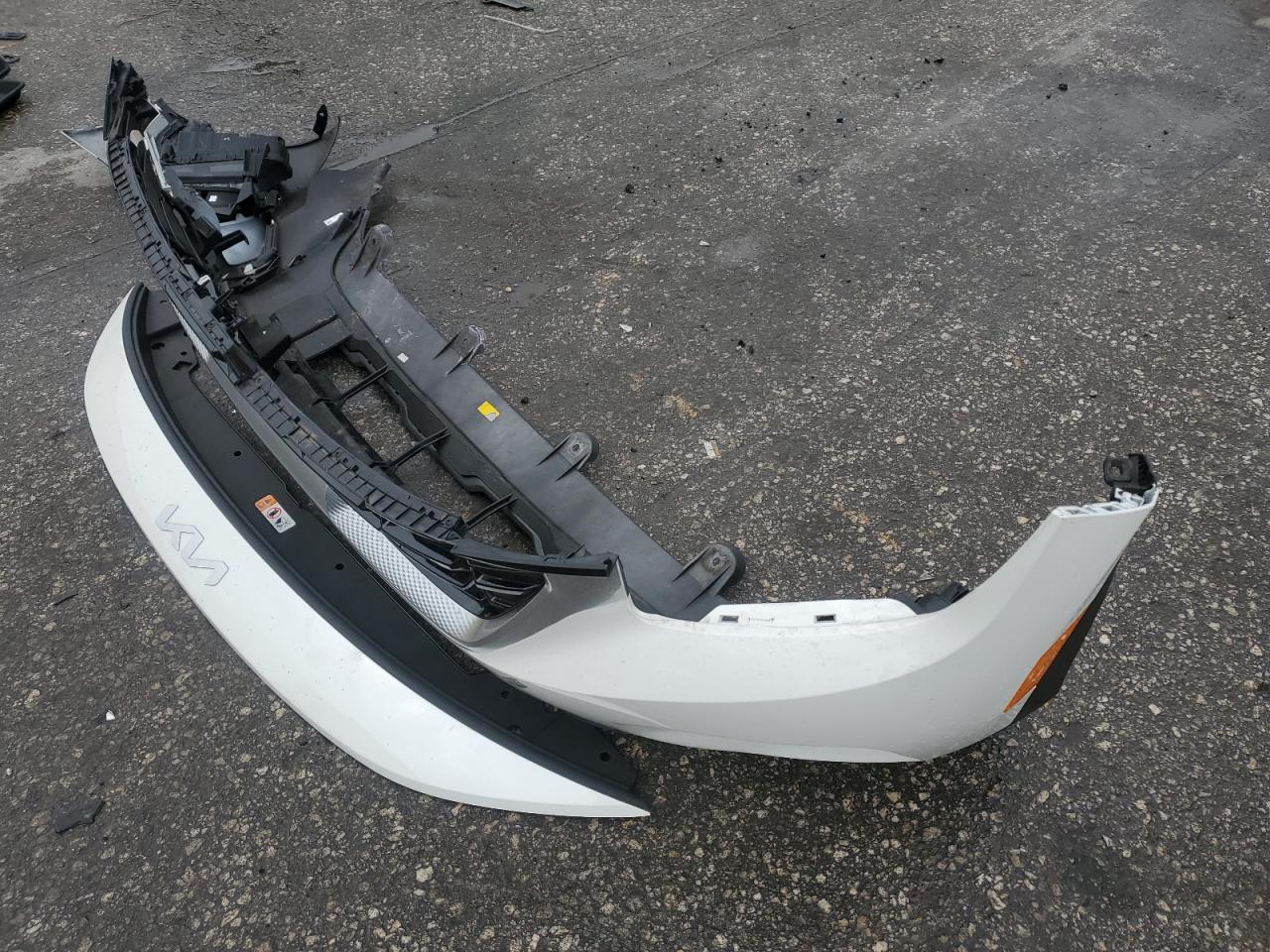 2024 Kia Seltos Sx VIN: KNDETCA71R7553593 Lot: 51286435