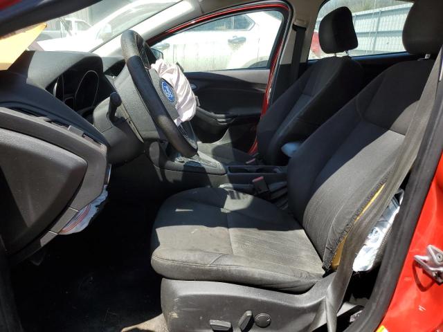 Hatchbacks FORD FOCUS 2015 Red