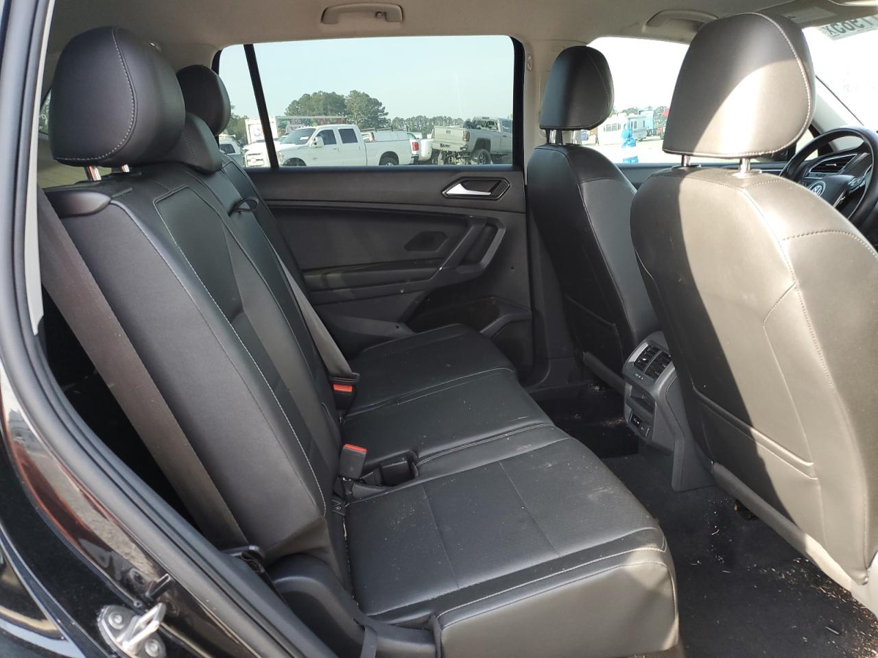 3vv3b7ax3jm071222 3VV3B7AX3JM071222 2018 Volkswagen Tiguan Se