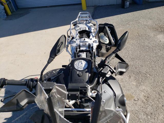  BMW R-SERIES 2022 Черный