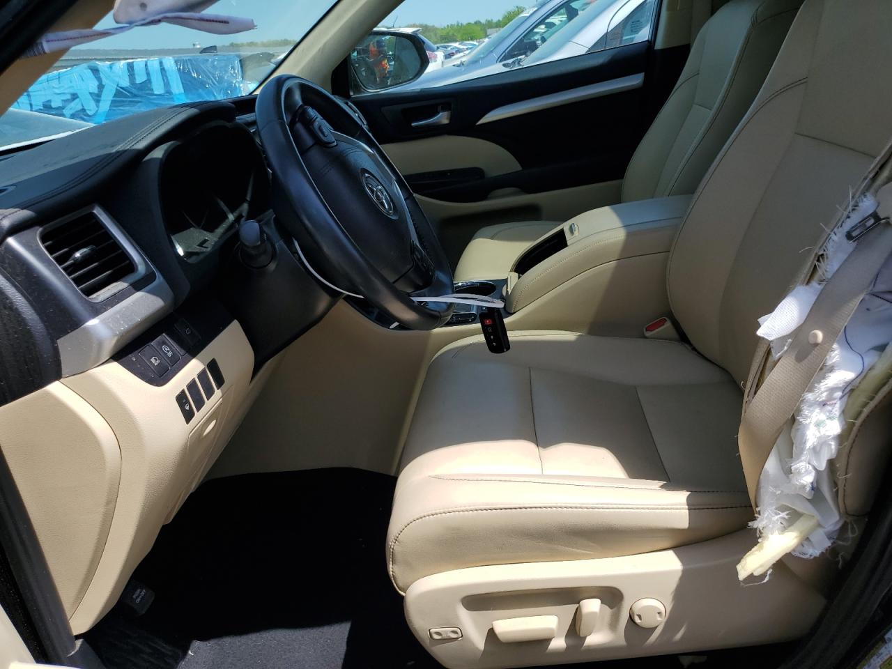 5TDJZRFHXKS584614 TOYOTA HIGHLANDER 2019