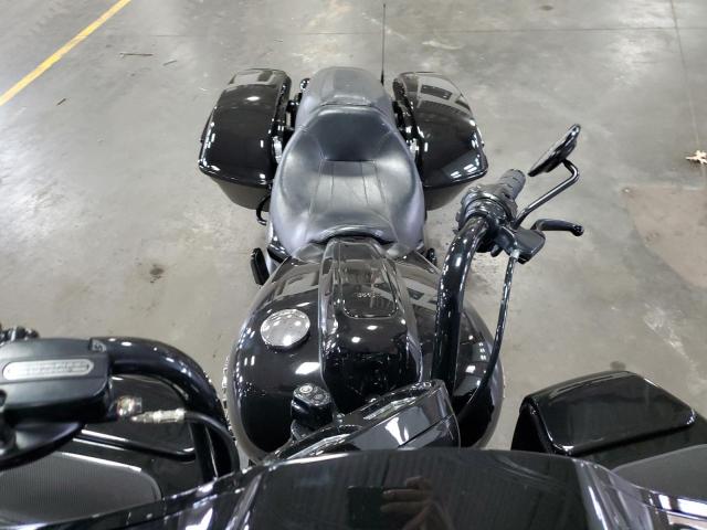  HARLEY-DAVIDSON FL 2021 Чорний