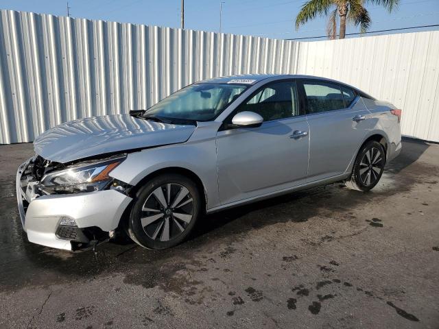2022 Nissan Altima Sv