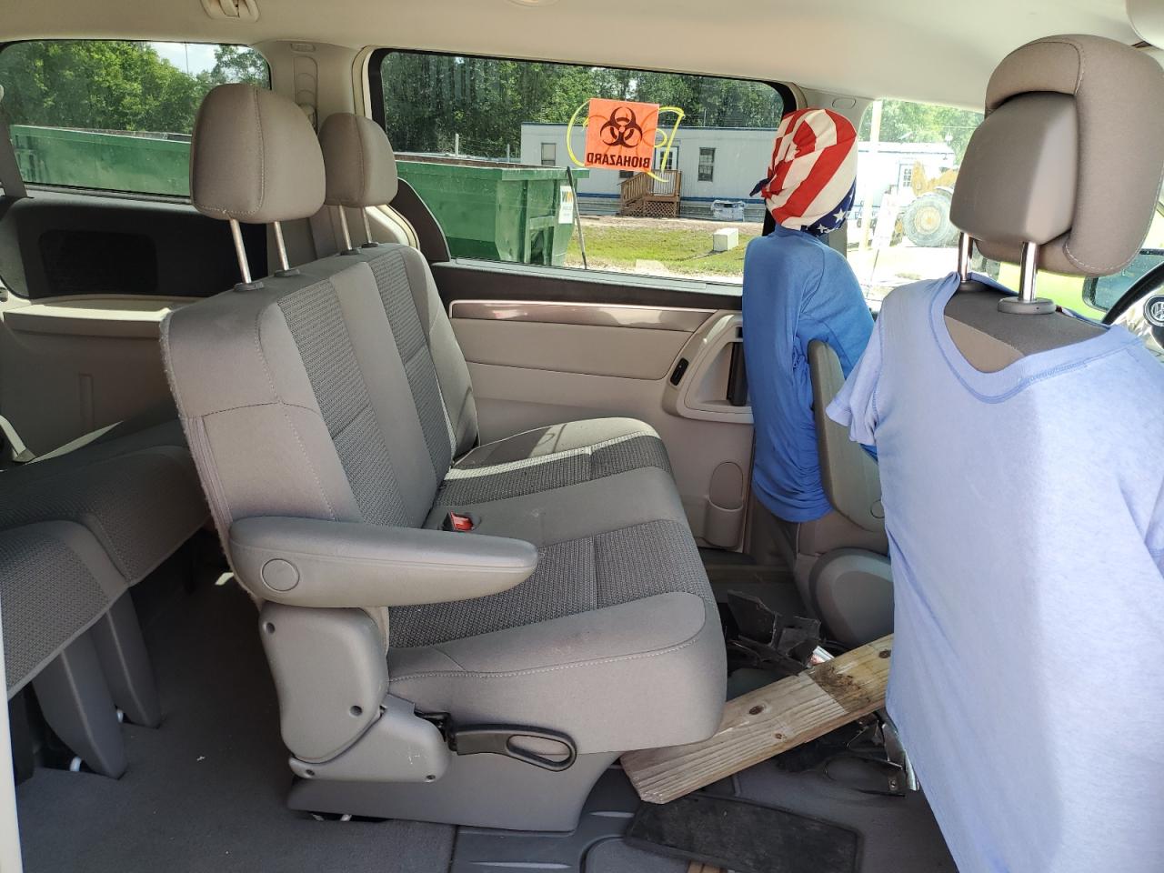 2010 Volkswagen Routan S VIN: 2V4RW4D16AR407883 Lot: 54394055