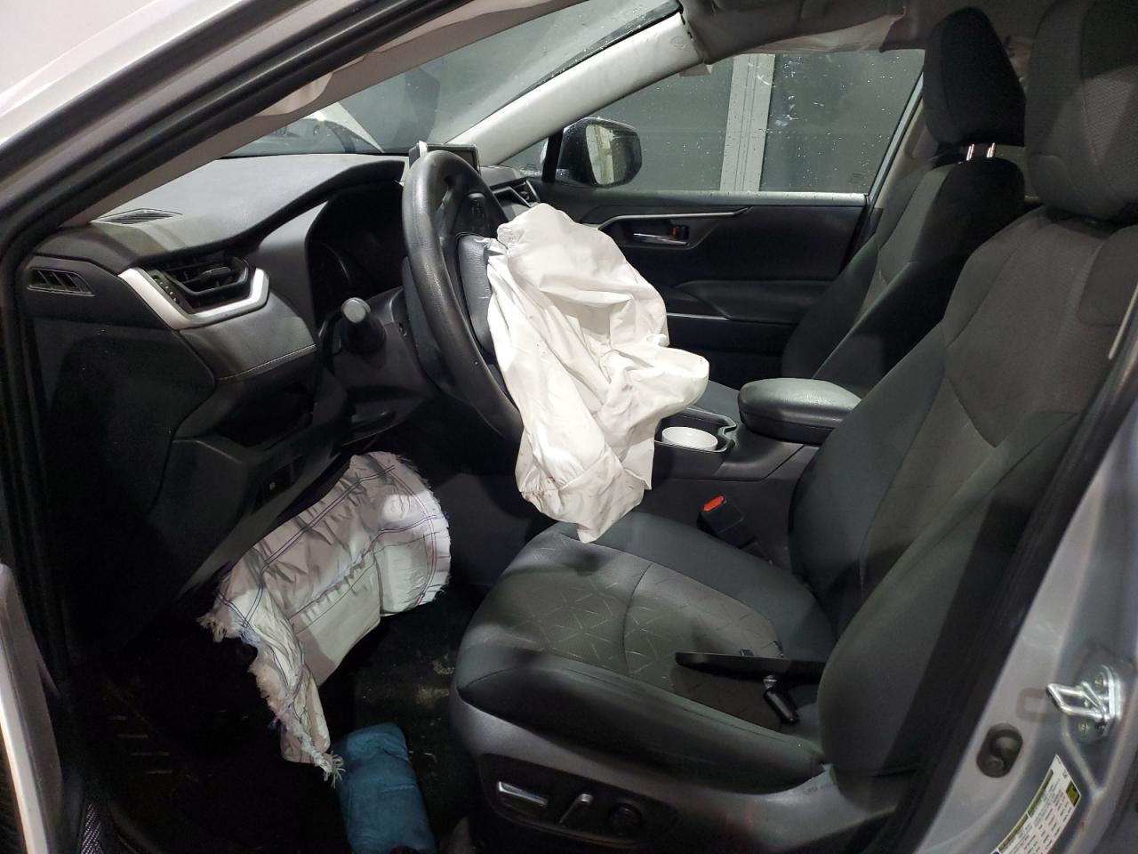 2T3W1RFV6RC272609 TOYOTA RAV4 2024