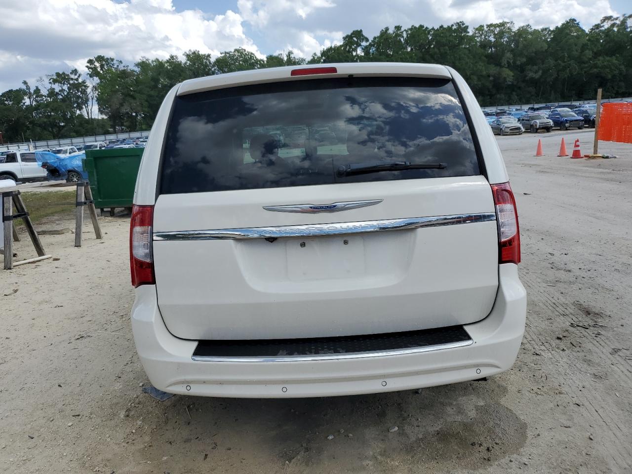 2011 Chrysler Town & Country Touring L VIN: 2A4RR8DG3BR704456 Lot: 54870065