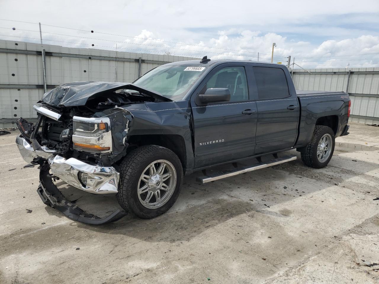 2017 Chevrolet Silverado K1500 Lt იყიდება Walton-ში, KY - Front End