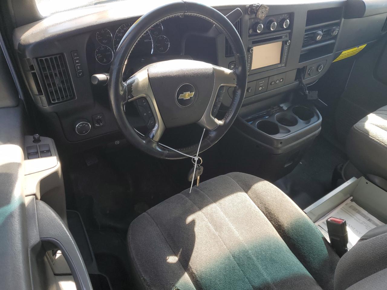 2015 Chevrolet Express - Image 8