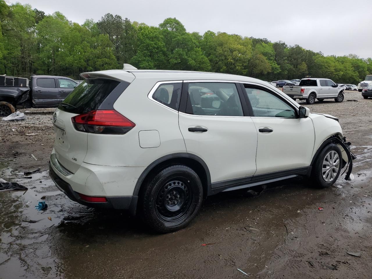 KNMAT2MV1HP617472 NISSAN ROGUE 2017