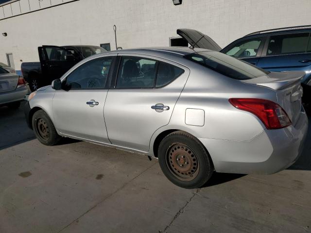  NISSAN VERSA 2014 Сріблястий