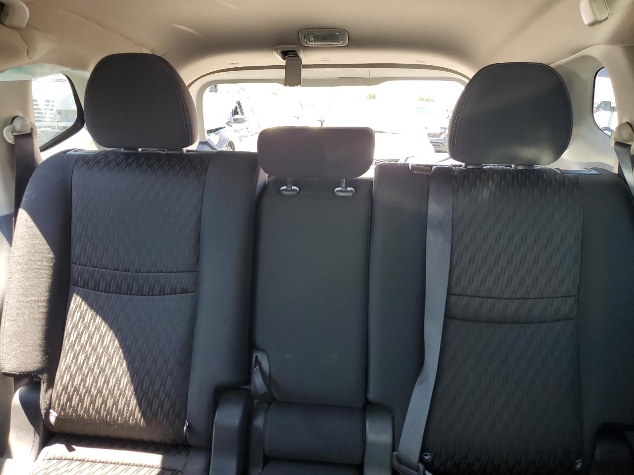 KNMAT2MTXJP561309 NISSAN ROGUE 2018