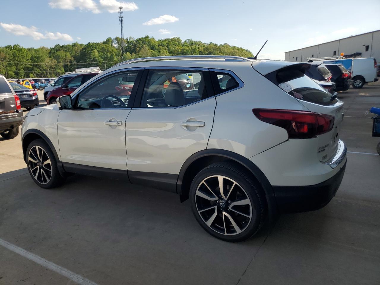 JN1BJ1CP5JW104604 NISSAN ROGUE 2018