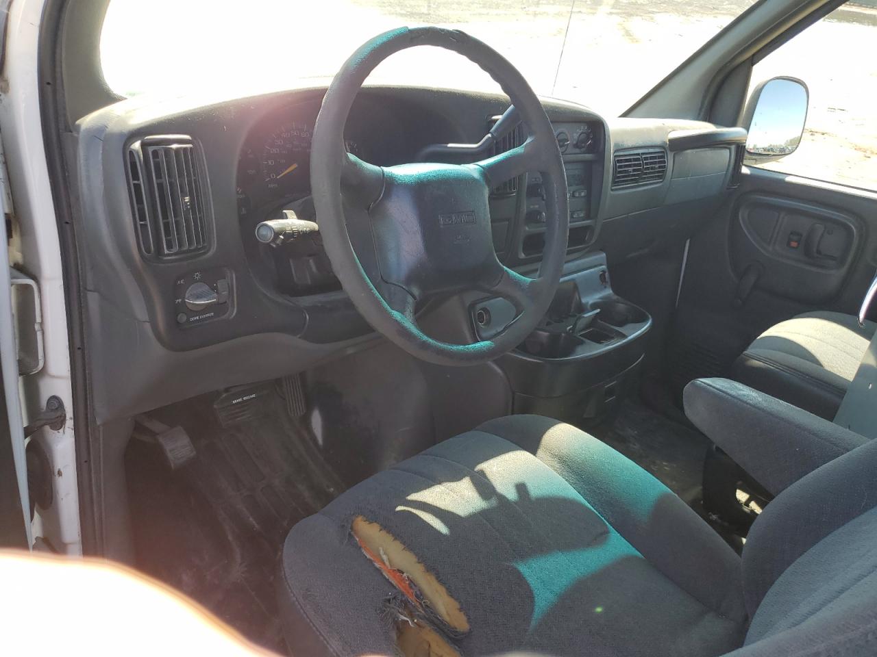 2001 GMC Savana G1500 VIN: 1GTEG15W311153083 Lot: 54839635