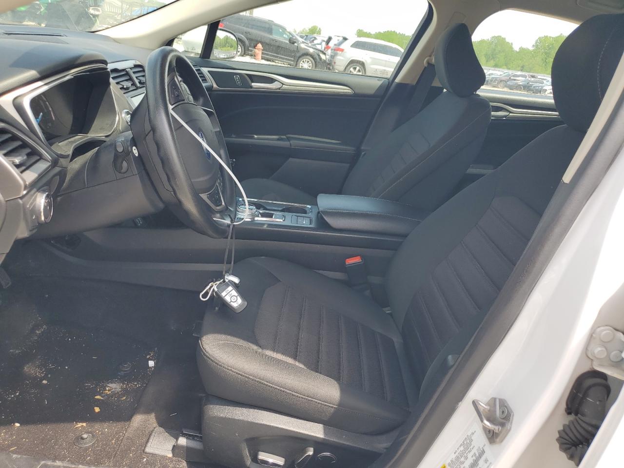 2020 Ford Fusion Se VIN: 3FA6P0LU2LR119084 Lot: 54031135