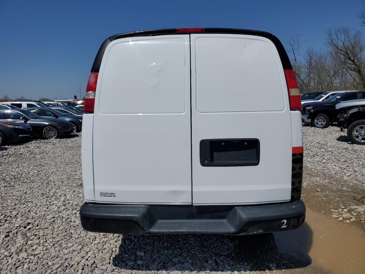 2017 GMC Savana - Image 6