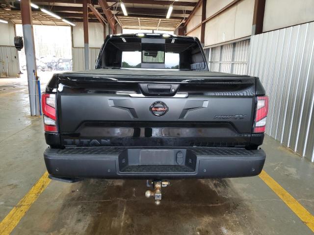 NISSAN TITAN 2022 Чорний